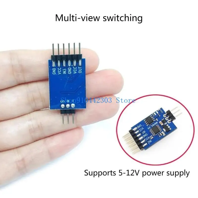 Gros plan sur le module commutateur vidéo 3 canaux FPV, affichant les LED de statut et les connecteurs, pour commutation rapide en vol.