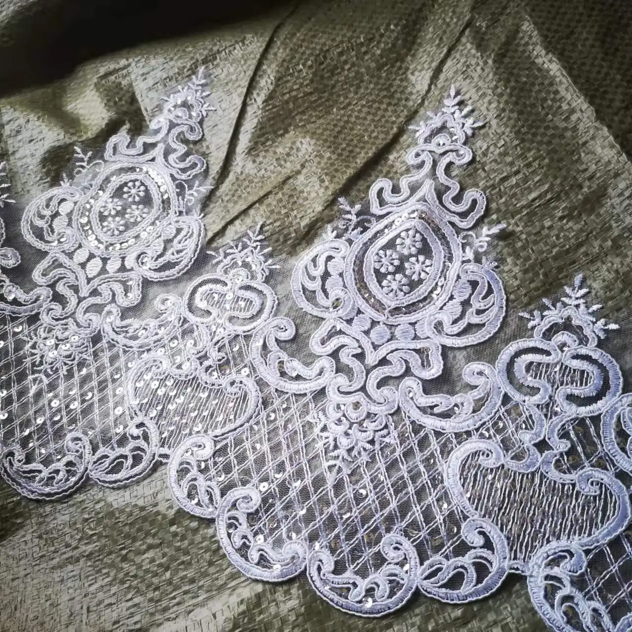 

Delicate 1Yard 25cm wide White Sequin Cording Fabric Flower Venise Venice Mesh Lace Trim Applique Sewing Craft for Wedding Dec.