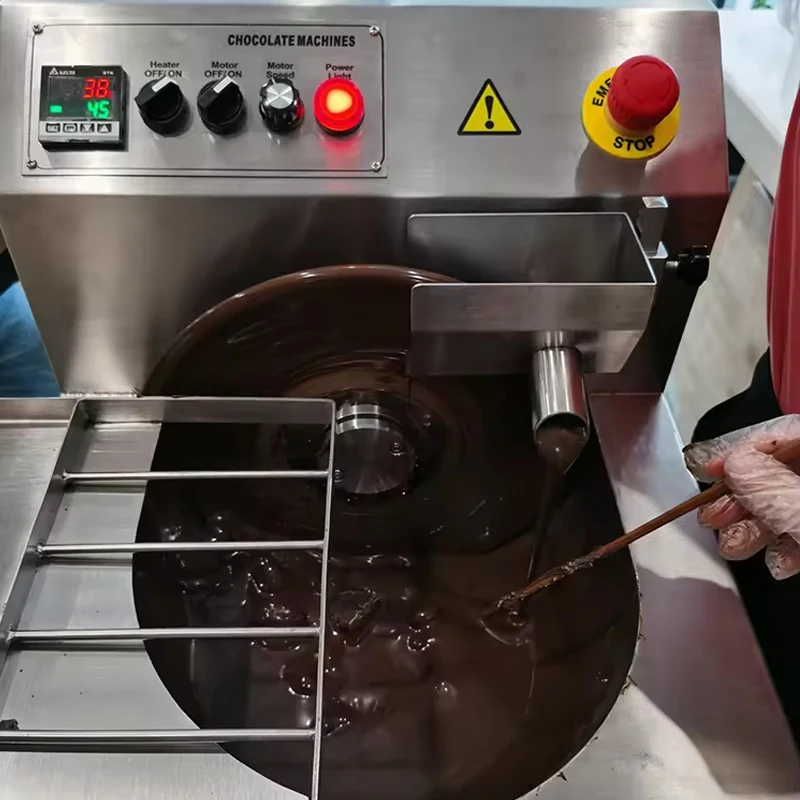 Stainless Steel Chocolate Melting Machine with Automatic Vibration Table Continuous Tempering for Chocolate Pouring And Coating 6