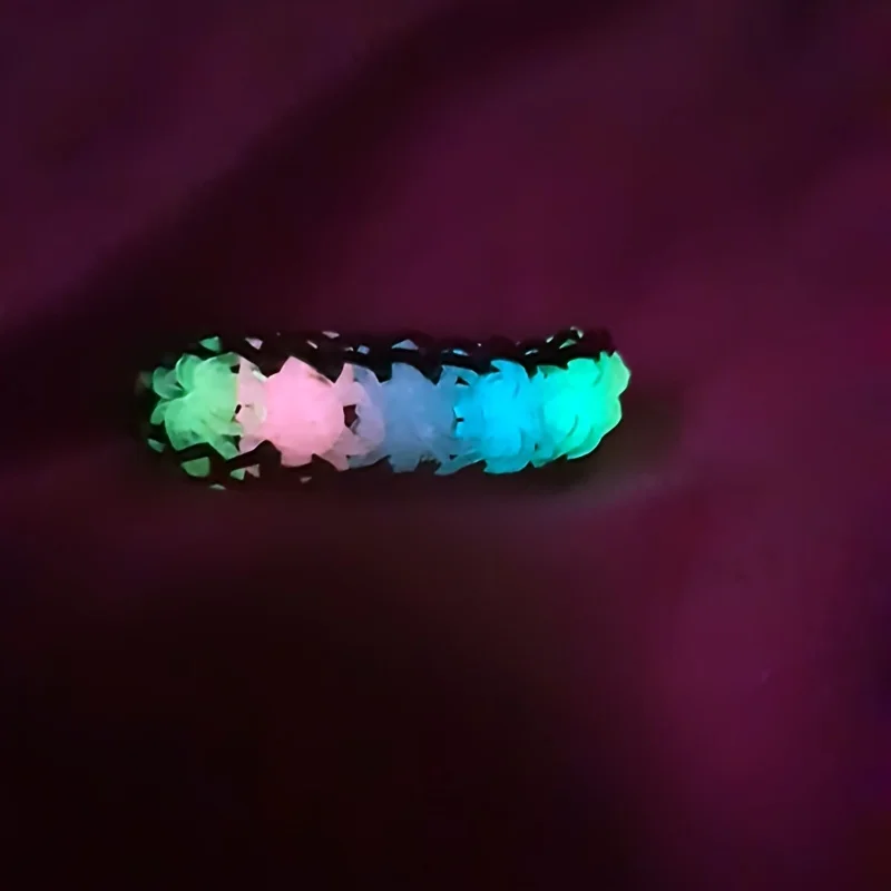 Loom Band Kit 600pcs Glow in the Dark Colorful DIY Bracelet Making Set with Beads & Accessories For Friendship Crafts