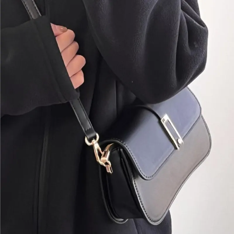 Retro Chain Black Handbag Women Leather Large Capacity Shoulder Bags Ladies Fashion High End Minimalist Commuter Crossbody Bag