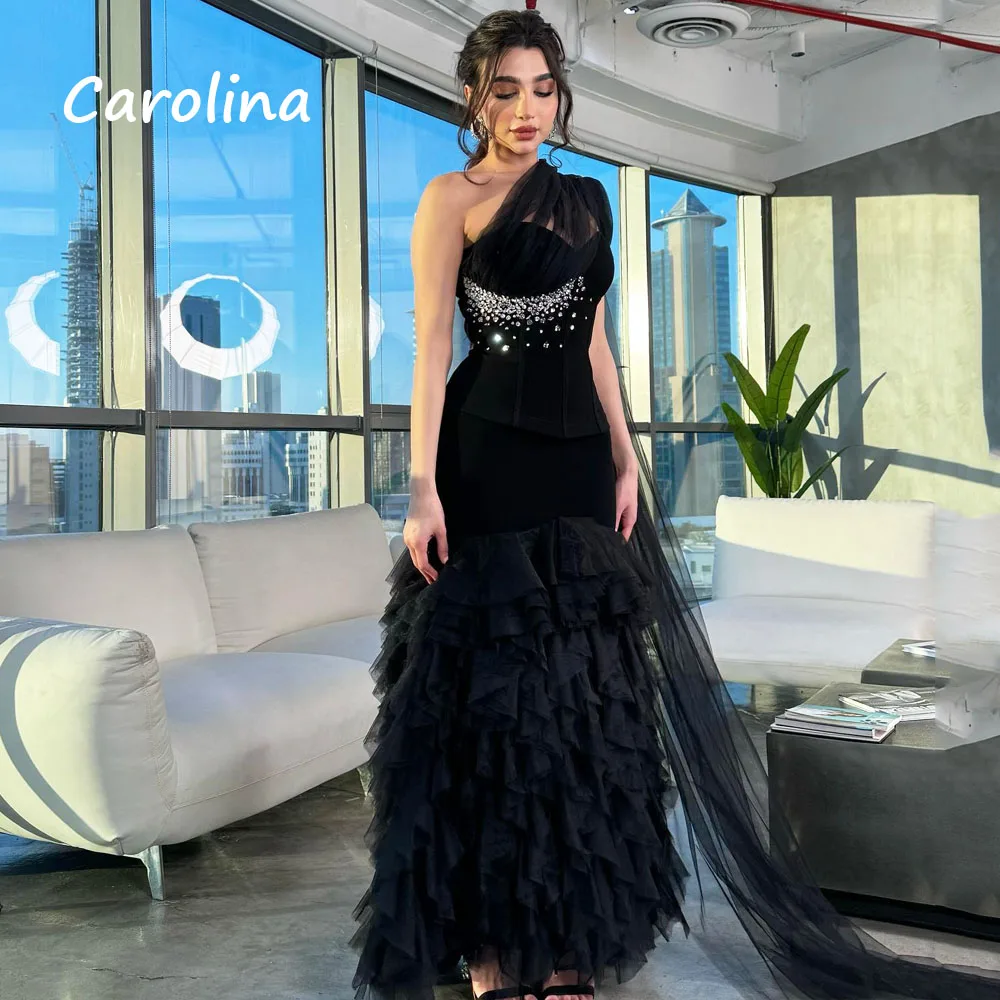 

Длинное вечернее платье-трапеция с одним плечом и бусинами, из тюля