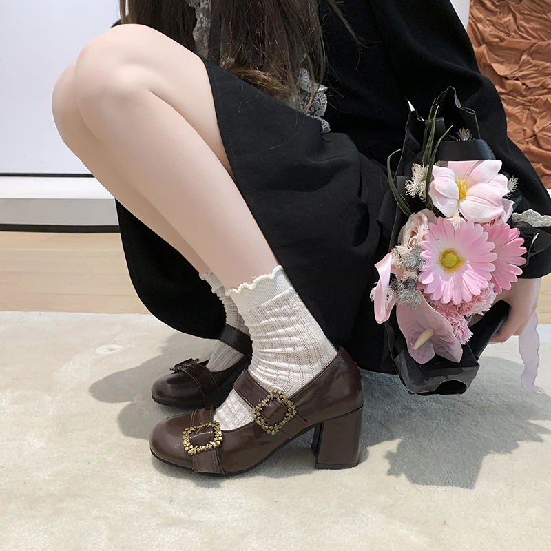 Retro Style Round Toe Flat Single Shoes Women's New Versatile One-word with Square Buckle Mary Jane Shoes