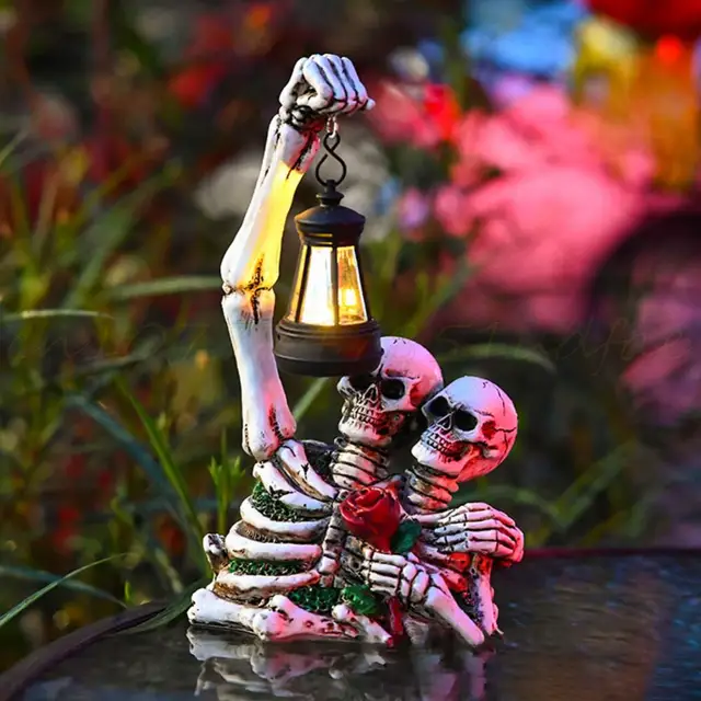 Halloween Solar Skull Sculpture Lantern