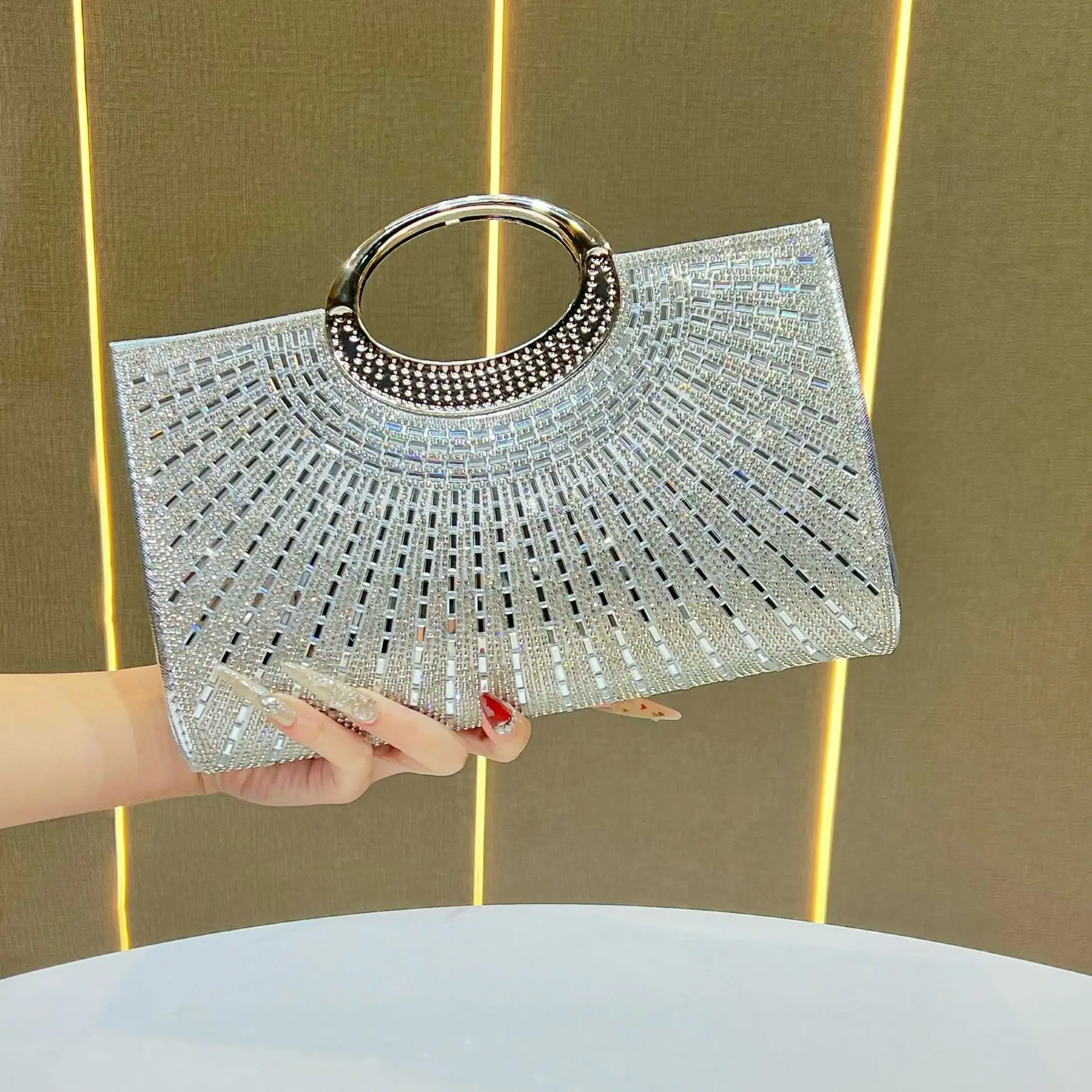 Retro Diamond Evening Clutch Bag With Chain Strap For Women_voghion.com