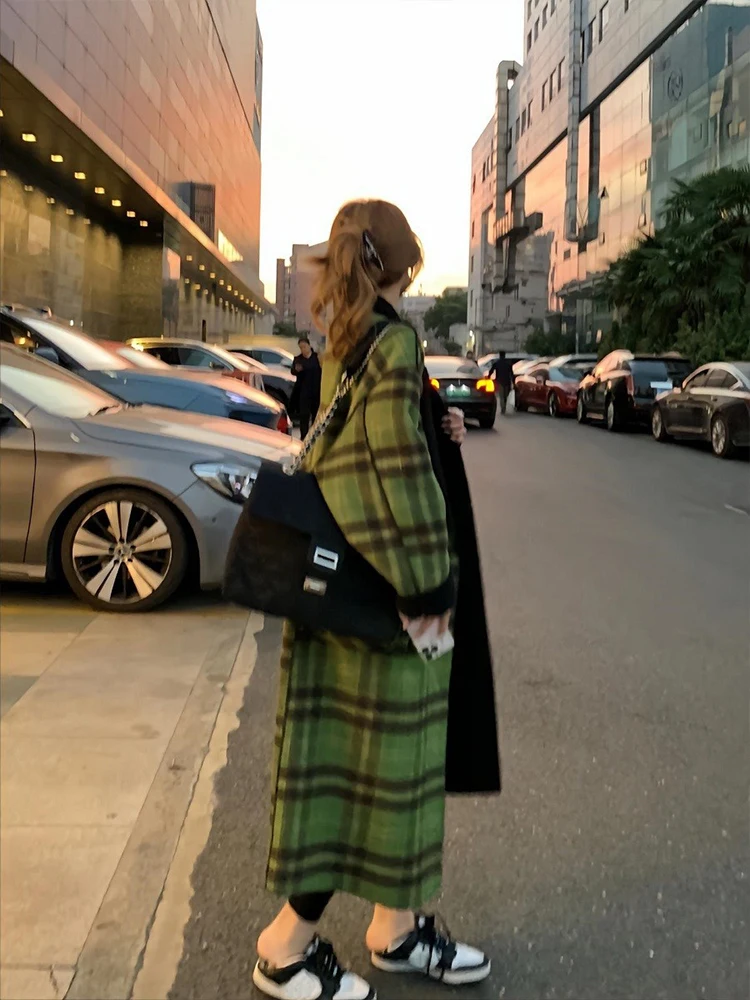 

Длинная свободная Зеленая клетчатая куртка в стиле ретро Корейская женская зимняя утепленная верхняя одежда с отворотом Женская Повседневная теплая мягкая модная одежда