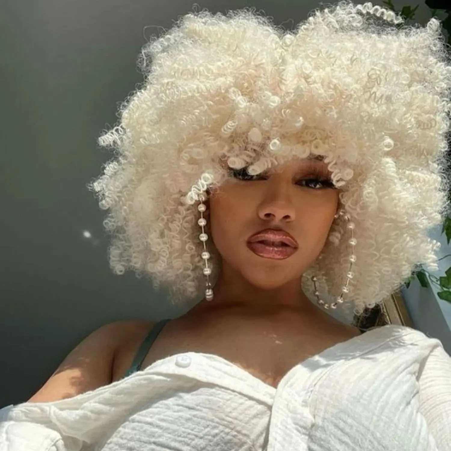 

WIGERA синтетические кудрявые парики для черных женщин Платиновый афро кудрявый парик с челкой короткий кудрявый без косточек