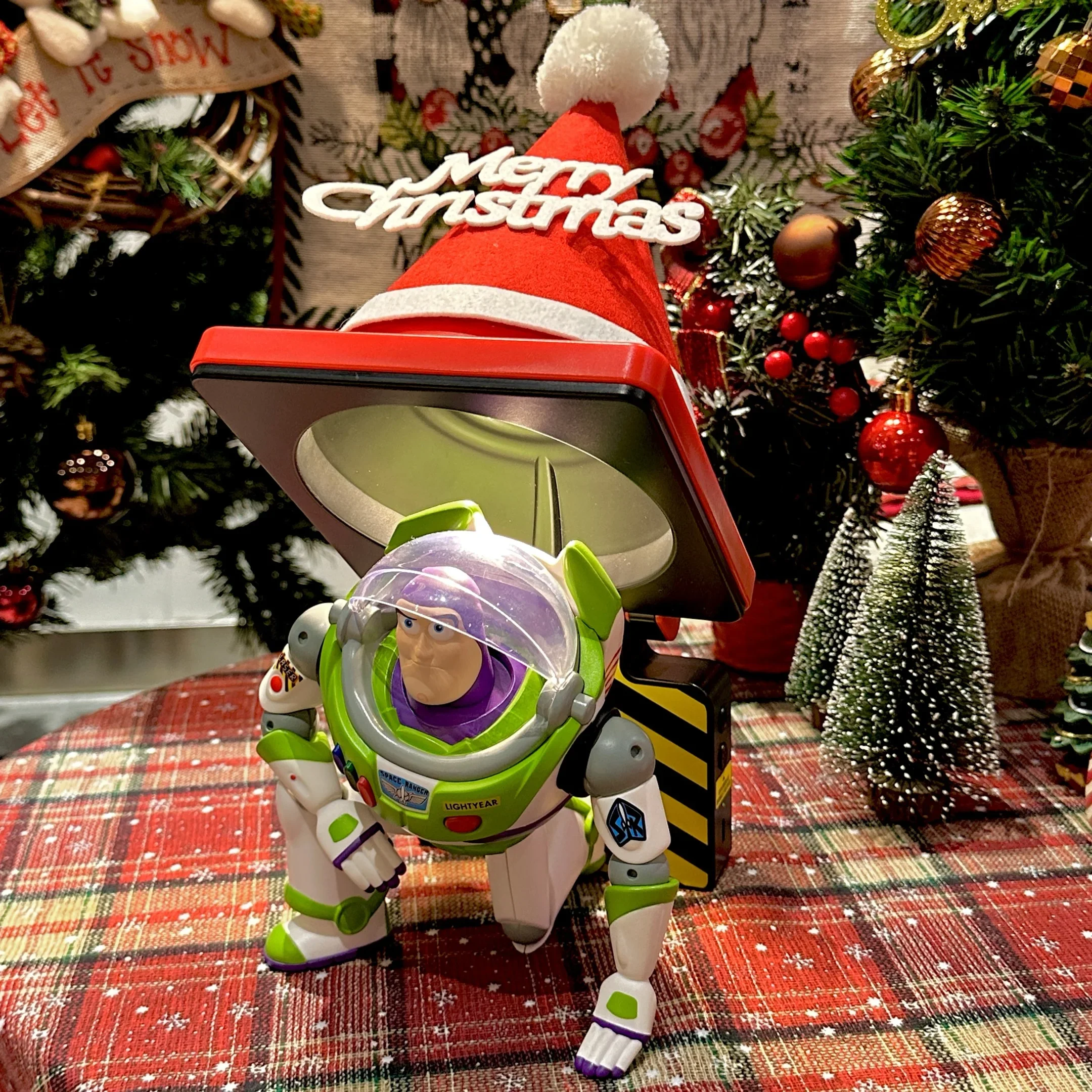 ディズニーストア限定 クリスマスオーナメント バズ・ライトイヤー Amazon.co.jp: Hallmark ディズニー ピクサー トイストーリー