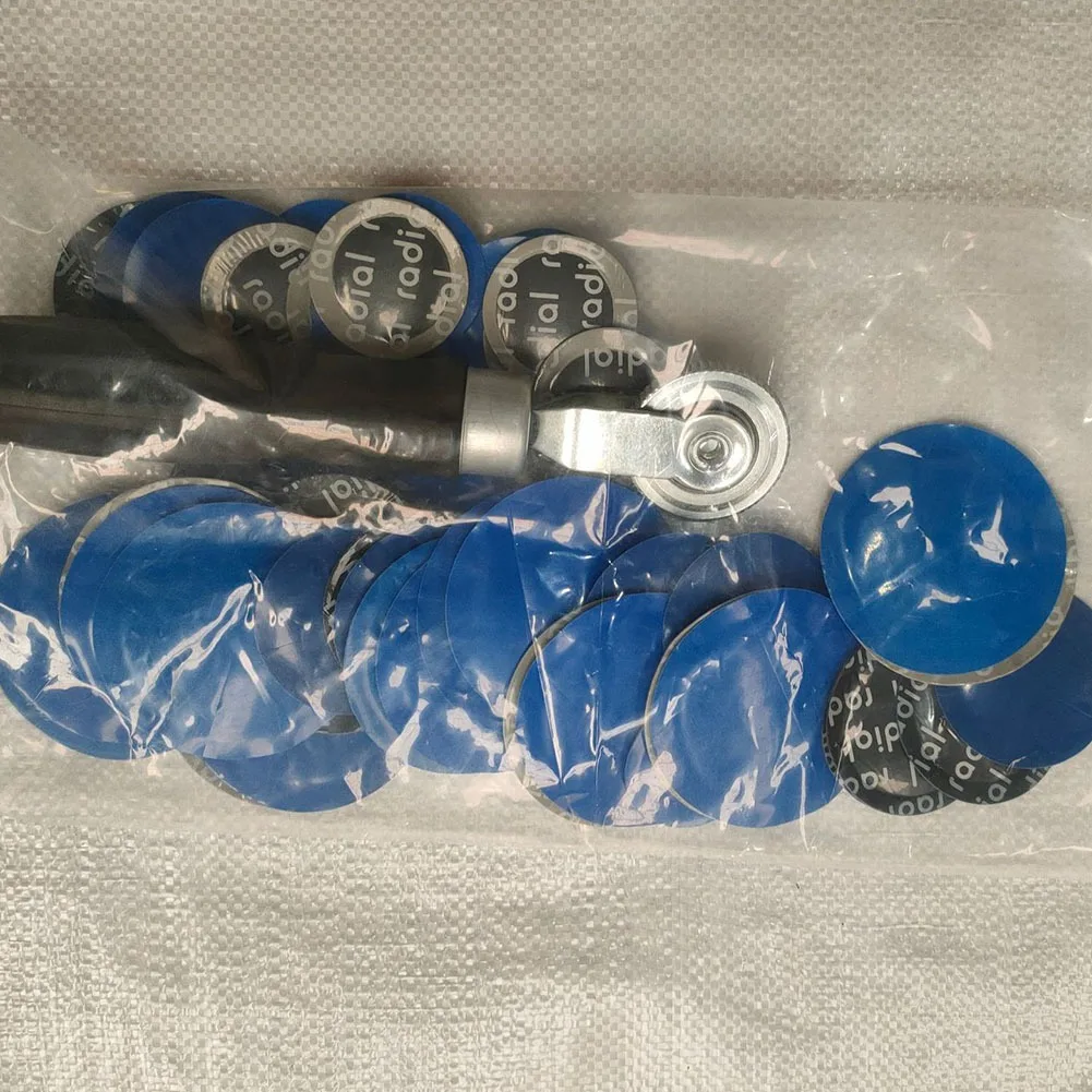 효율적인 61개 일반 자동차 오토바이 타이어 수리용 고무 접착제 패치 도구 세트 32MM 42MM 58MM (래디얼 타이어용)