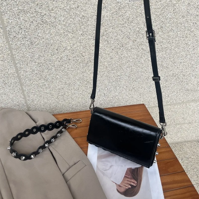 Fashion Women PU Studded Shoulder Bag Punk Underarm Bag Hasp Closure Rivet Shoulder Purse Chic Hobo Bag Slouchy Handbag