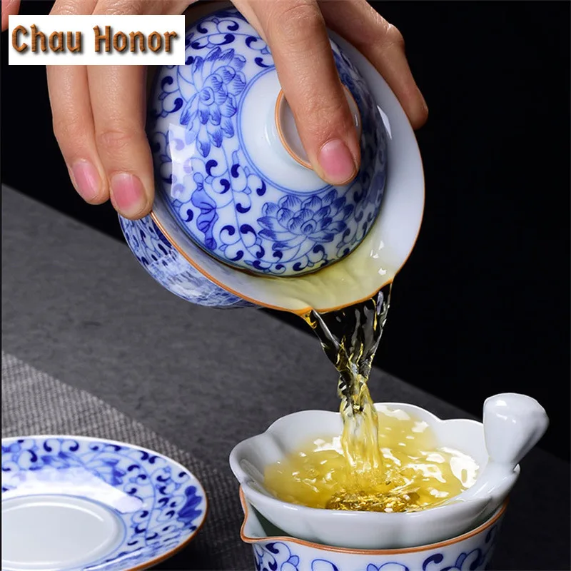 180ml Retro Blue And White Porcelain Sancai Gaiwan Teacup Ceramic Tea Bowl Chinese Porcelain Kung Fu Teaware Gifts Drinkware
