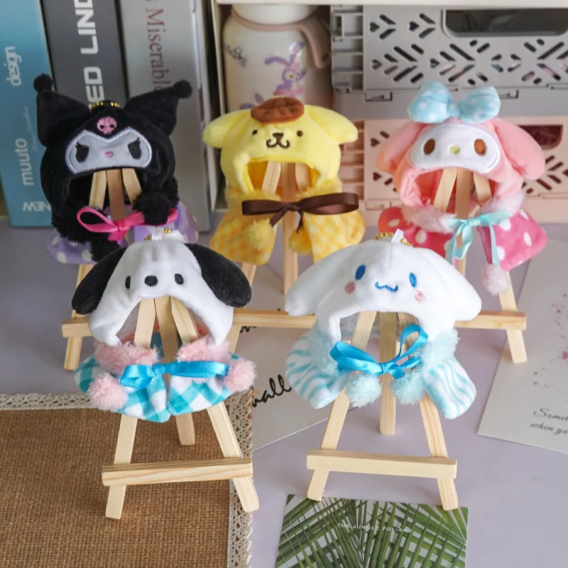 

Sanrios Kuromi Dolls Clothes Suit Pendent Melody Soft Plush Crossdressing Keyring Cartoon Cinnamoroll Hooded Shawl Keychain Toys