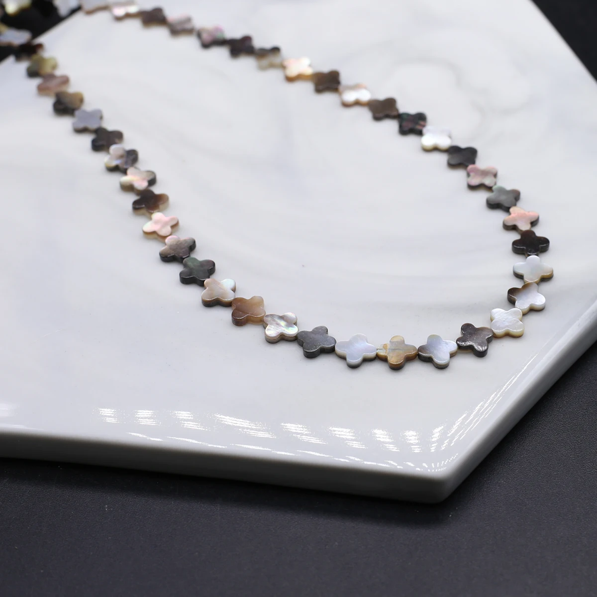 

Natural Shell Beads The Mother Of Pearl Shell Clovers Beads For Jewelry Making DIY Necklace Bracelet Earrings Accessory