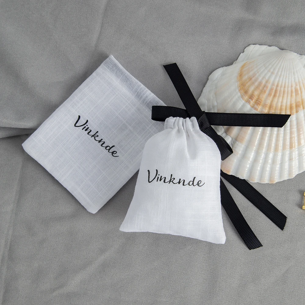50pcs Custom Logo White Canvas Cotton Bags with Black Drawstring Rings Earrings Packaging Organizer Pouches Xmas Wedding Gift