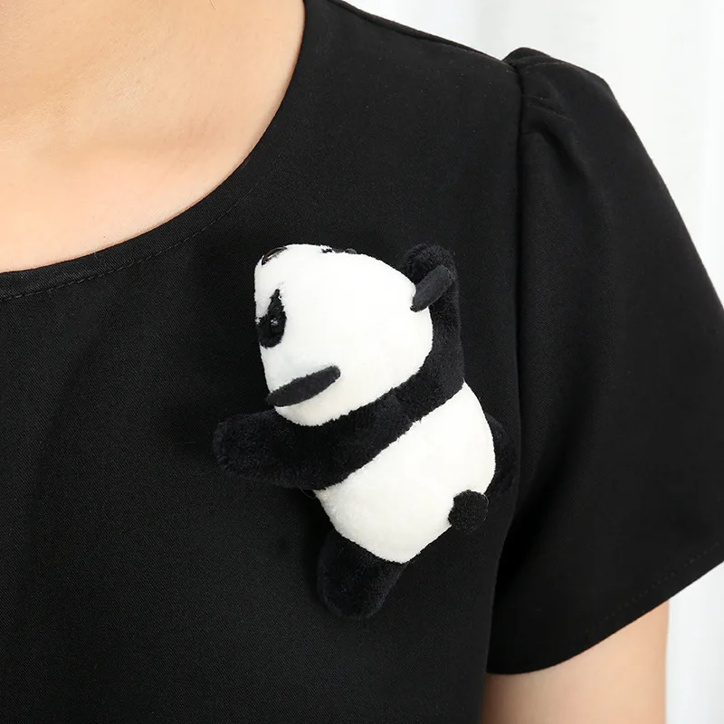 Cartoon three-dimensional panda brooch plush little panda doll ins crouching jewelry backpack pendant