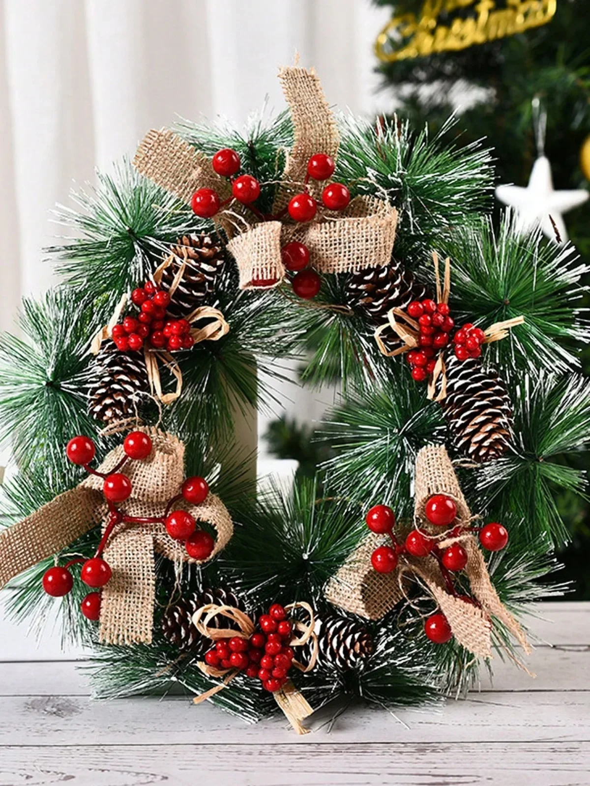 Julkrans för ytterdörr med kottar och snöflingor_voghion.com