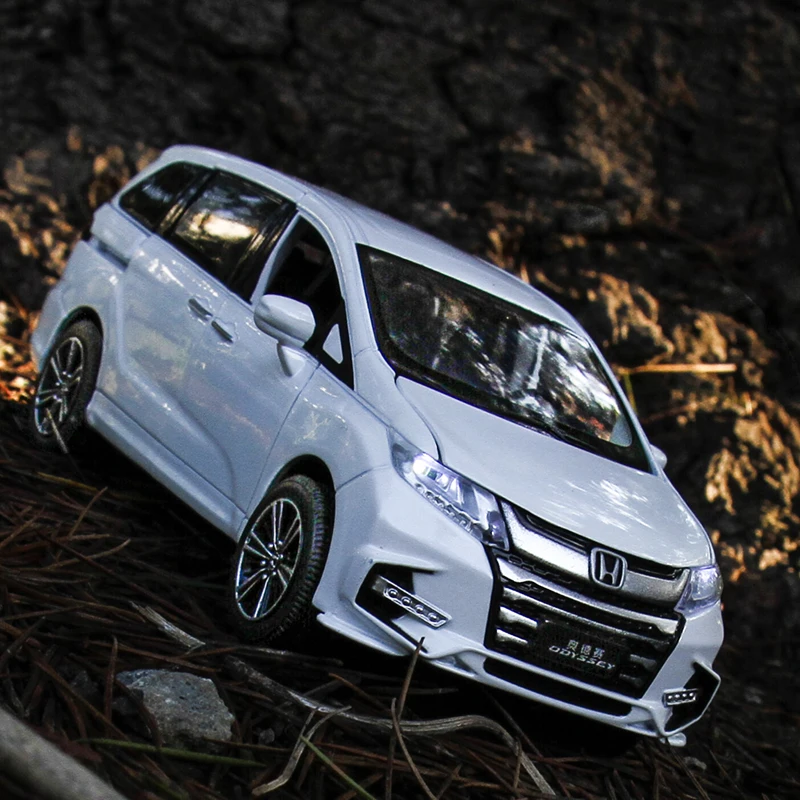 1:32 HONDA Odyssey MPV Alloy Car Model Diecasts Metal Toy Vehicles