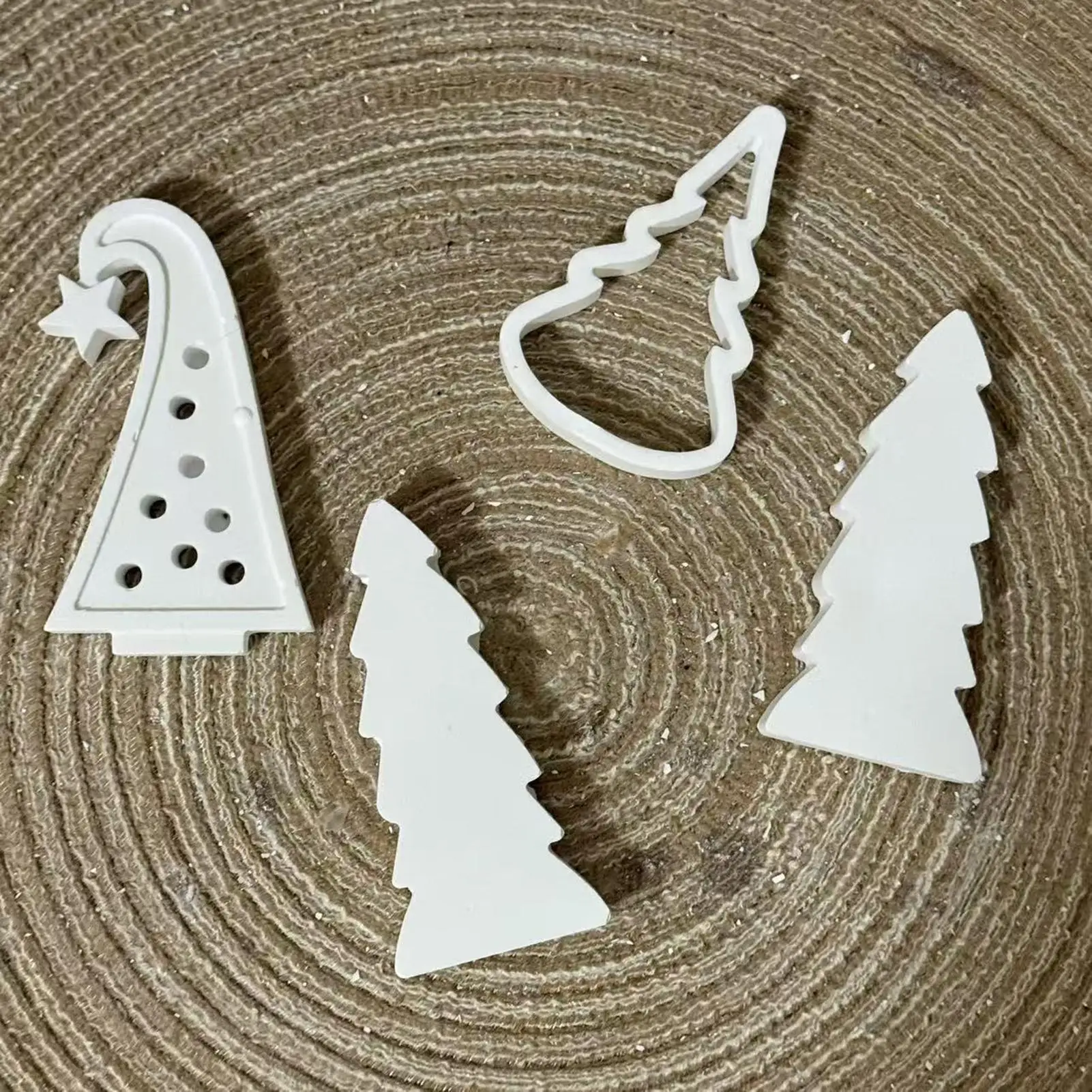 Christmas Tree Candle Mold 8-Grid Heat Resistant Festive Silicone Crafts Tool Christmas Tree Candle Resin Molds For Festival