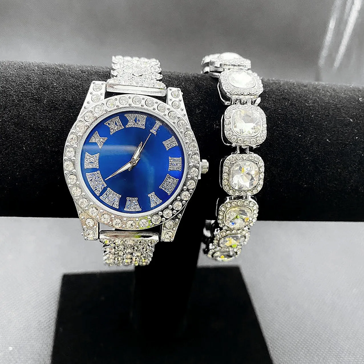 

Full Iced Out Watch for Women Bling Bling Cuban Tennis Chains Bracelets Green Water Ghost Luxury Watches Women Set Reloj Mujer