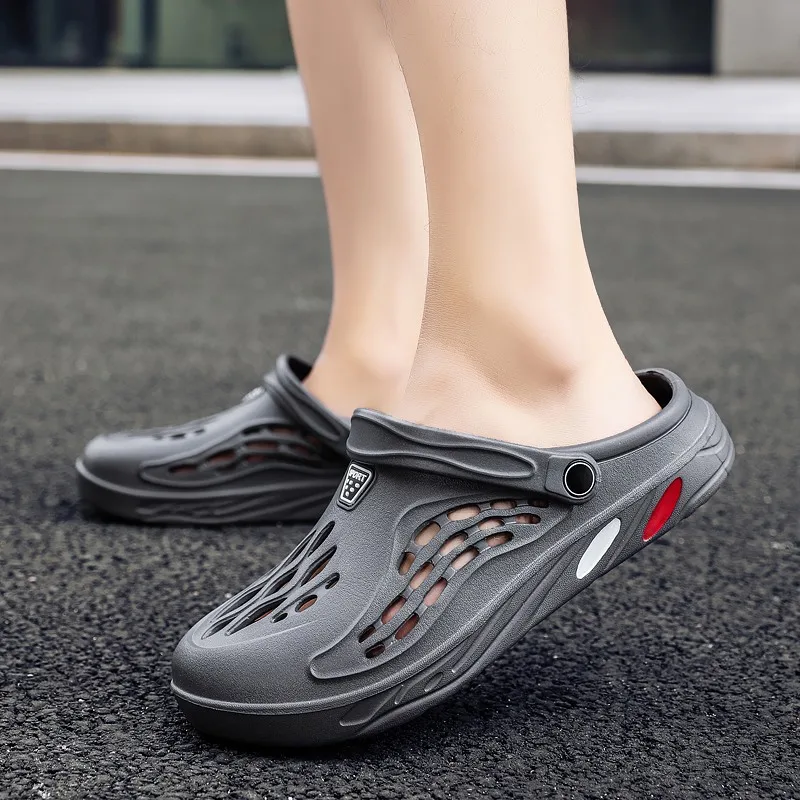 New Summer Aqua Shoes Men's Outdoor Hollow Out Beach Water Flats Slip On Breathable Lightweight Sandals Zapatos Hombre
