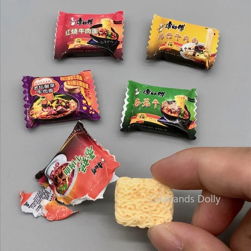 

Миниатюрная модель кукольного домика с имитацией лапши (можно разорвать, с блоками лапши), игровые аксессуары для кухни