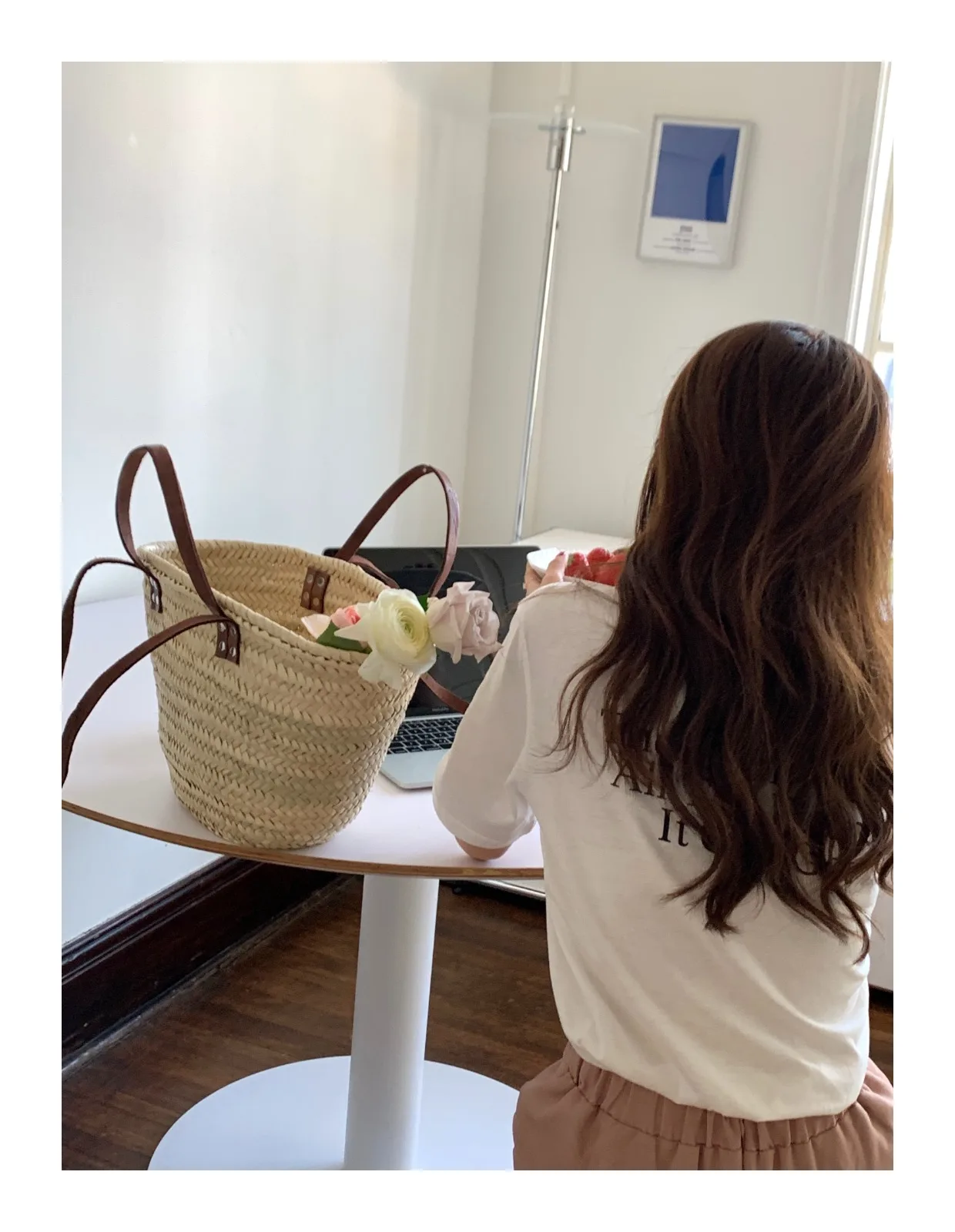 French Style Bucket Bag Fashion Straw Bag for Women Popular Beach Bag  Summer Woven Tote Ladies Cute Travel Clutch Crossbody Bag