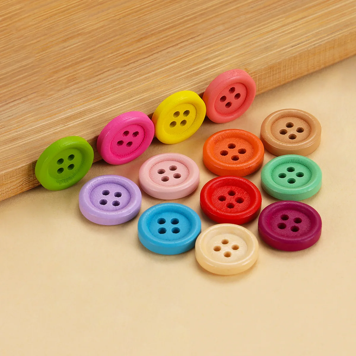 30개입 15mm 다채로운 나무 단추 - 어린이 패션 및 DIY 공예 프로젝트용 4홀 손바느질 단추