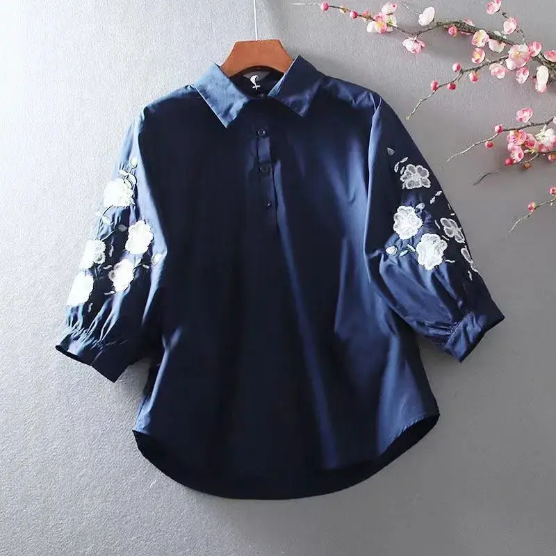 2024 Summer New Style Fresh Style Artistic Embroidered Shirt Women's Loose Casual Style Texted Shirt Women's Top