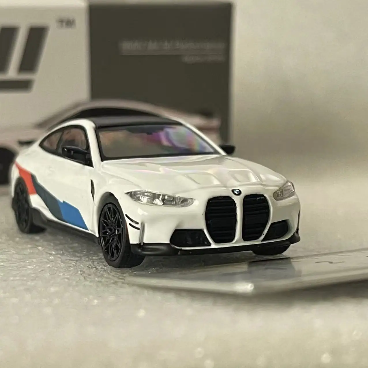 Small-scale-white-BMW-M4-BMW-pull-flower-version-1-64-alloy-collection ...