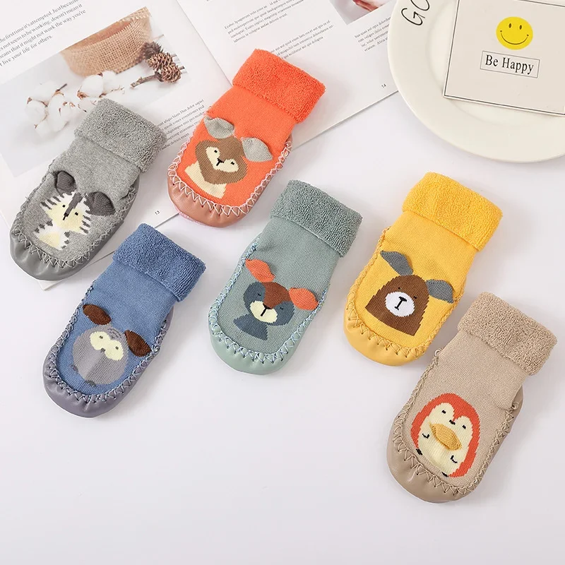 Chaussettes chaudes avec l'offre elles en caoutchouc pour tout-petits, pantoufles épaisses en éponge pour bébés, chaussures d'hiver pour garçons et filles