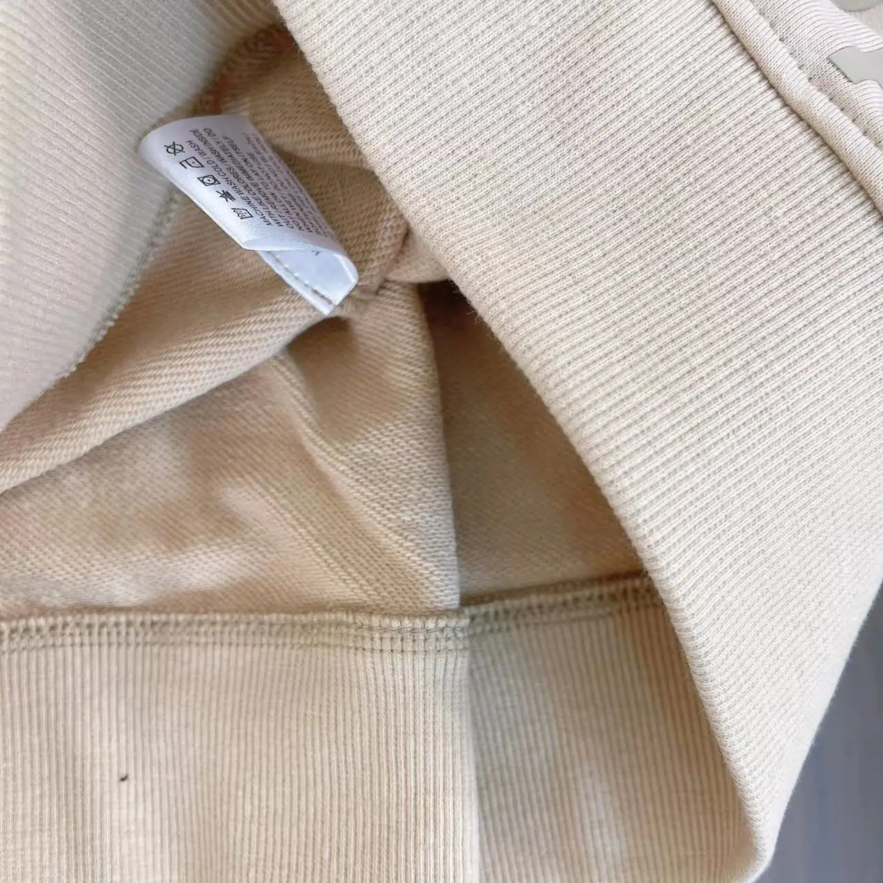 Рисунок 5 - Спортивный костюм с длинным рукавом