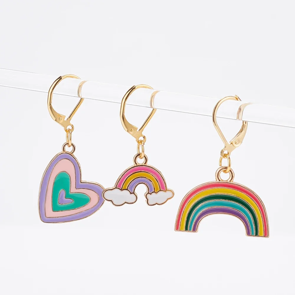 8Pcs Rainbow Heart Stitch Markers 8 Styles Enamel Alloy Crochet Stitch Marker Charms Removable Dangle Locking Stitch Marker