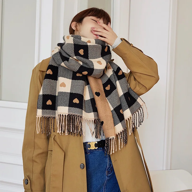 1 Piece of Women's Autumn and Winter Heart-Shaped Scarf, Women's Plaid Comfortable Scarf, Thick Large Blanket Shawl Scarf