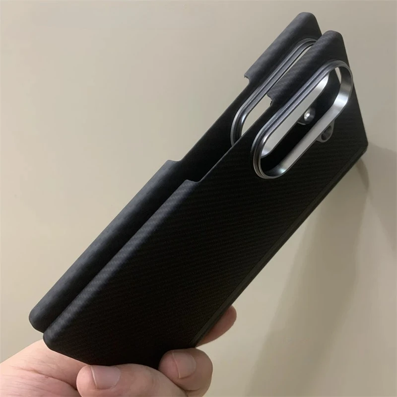 Carbon Fiber Texture Magnetic Wireless Charging Protective Armor Case with Camera Lens Protection