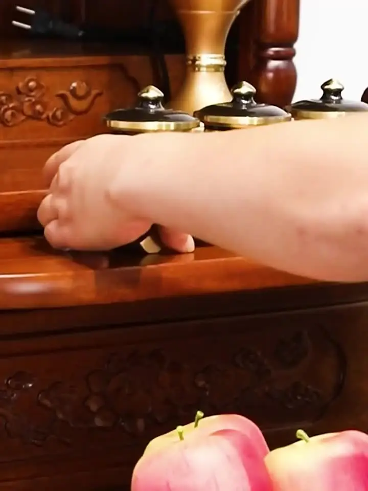Шкаф YY из дерева