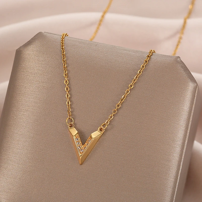 

South Korea Fashion Luxury Delicate Titanium Steel Gold Letter V Pendant Gift Collection Banquet Women Jewelry Necklace 2022