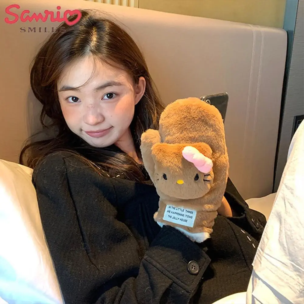 Рисунок 6 - Зимние плюшевые перчатки Sanrioed Hello Kitty