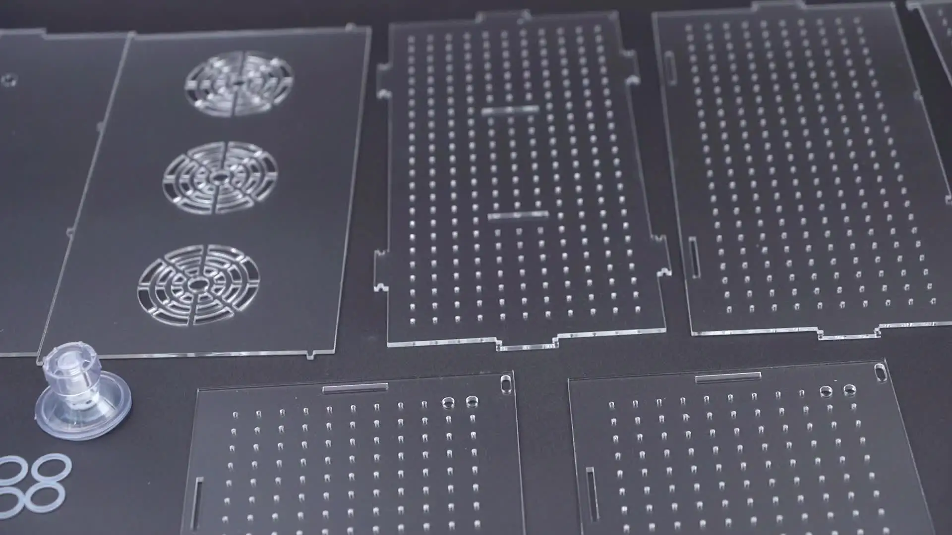 Aquarium Isolationsbox 10,5cm - Acryl Zuchtbox Mit Streifenlöchern