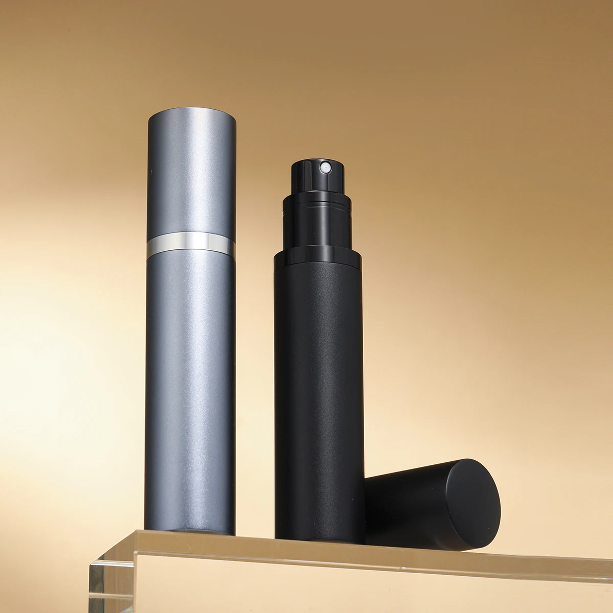 Mini Perfume Bottle Refillable Spray Bottle Perfume Atomizer 10ml with Spray Scent Pump Portable Travel Empty Cosmetic Containers