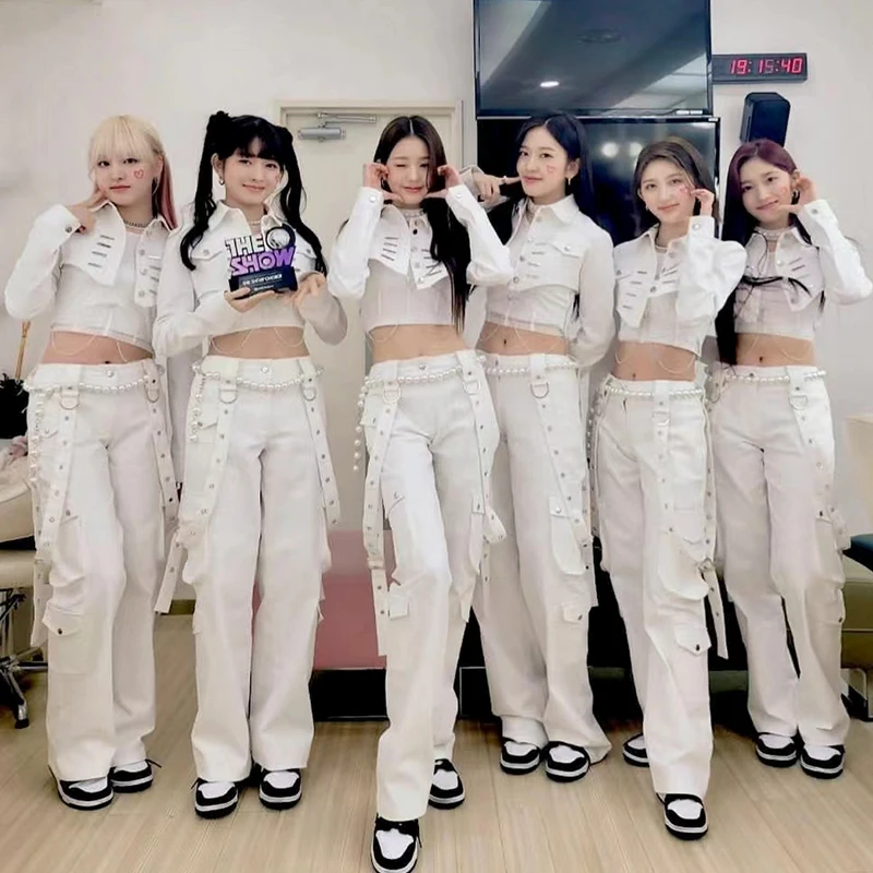 

Женский танцевальный костюм в стиле K-POP