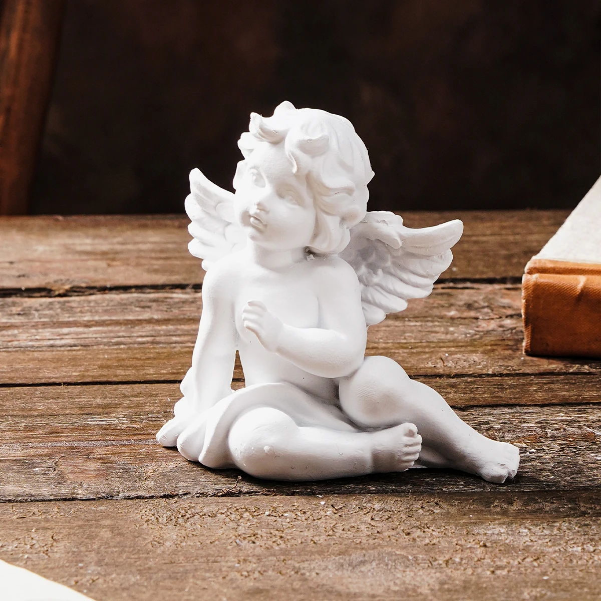 1PC, a European-style angel-shaped desktop ornament made of resin material, suitable for home, store and restaurant decoration