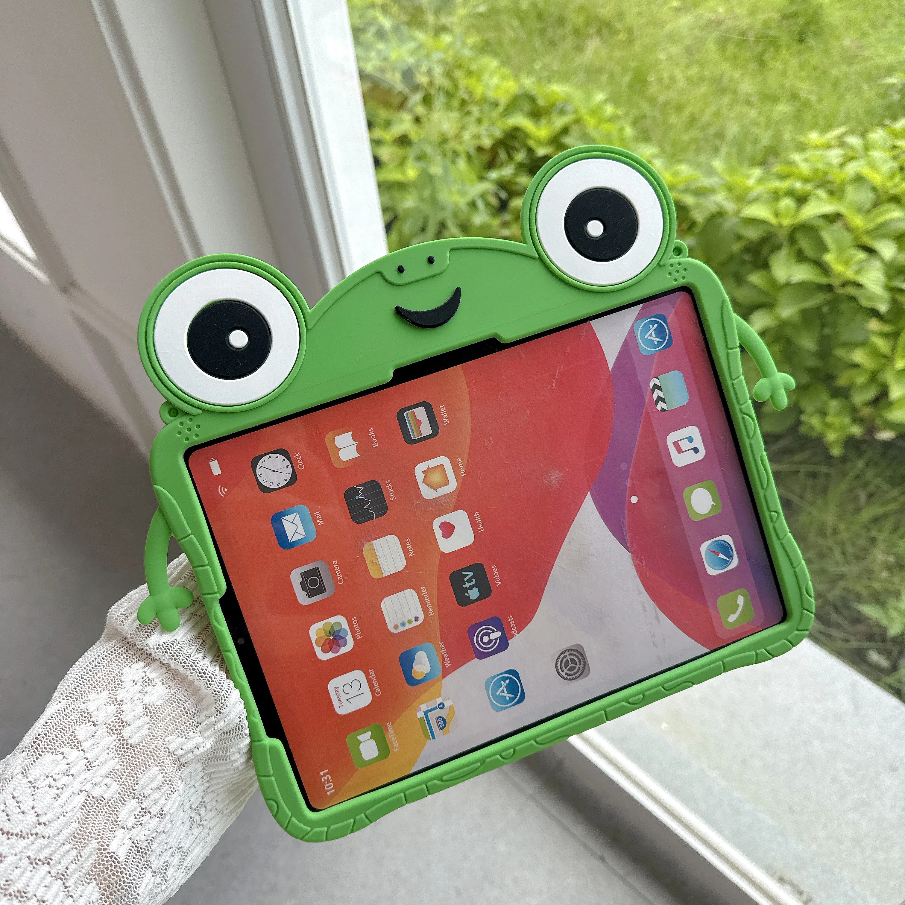 Shockproof Kids Tablet Case with Shoulder Straps - Durable Protective Cover