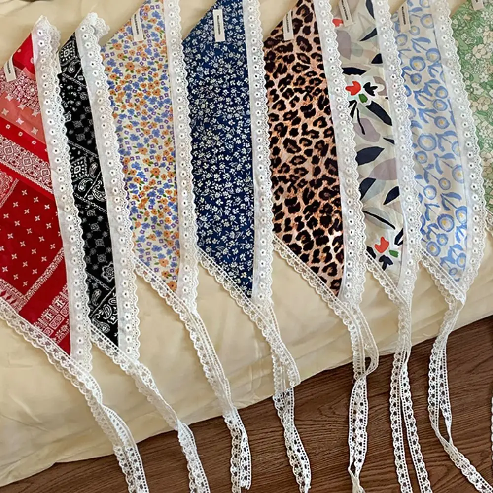 

Треугольная Бандана с цветочным принтом, красивый тканевый кружевной шарф для волос, повязки на голову, тюрбан, треугольный шарф для девочек