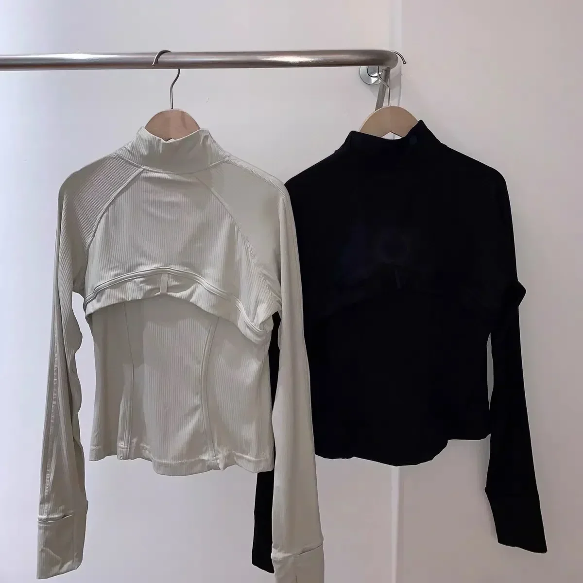 

Women Spring/Summer Lightweight Breathable High Elastic Tight Fit Suitable for Outdoor Fitness Sunshade Stand Neck Jacket