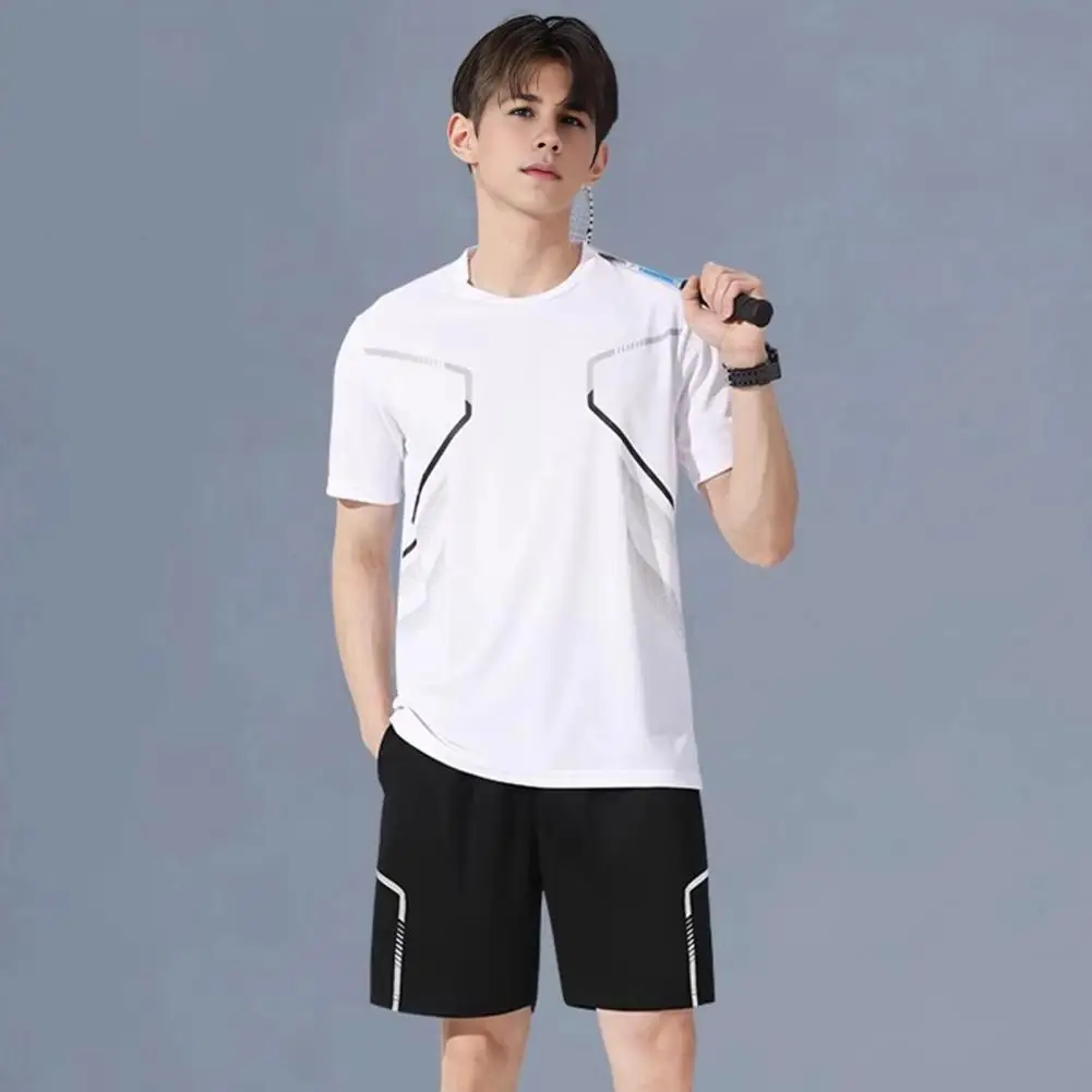

2Pcs/Set Men Casual Sportswear O-neck Short Sleeve T-shirt Elastic Waist Wide Leg Shorts Set Quick Drying Soccer Outfit