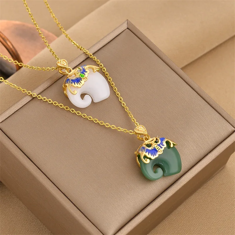 

Small Elephant Zircon Pendant Colorless Titanium Steel Necklace for Women's Versatile and Small Design Necklace Jewelry