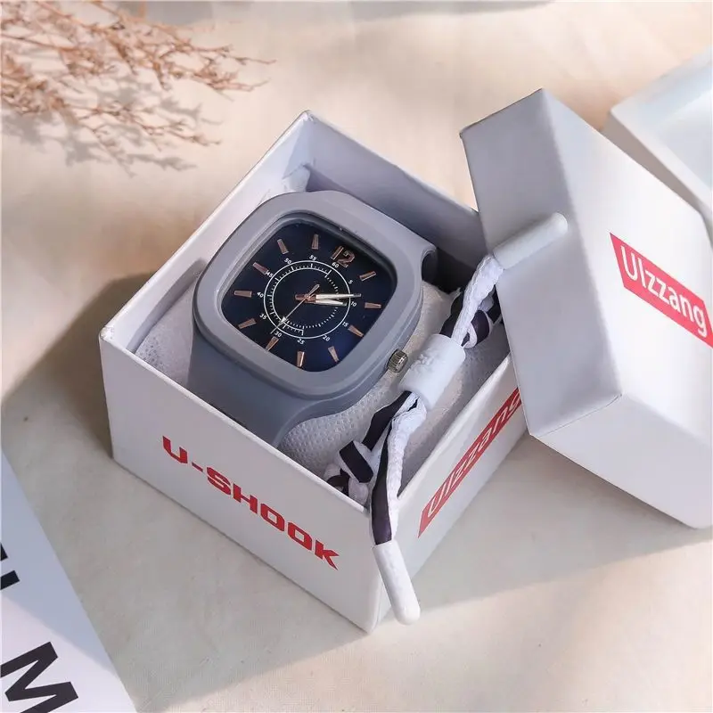 

Classic Fashion Women Men Quartz Watch Mens Women Watches Luxury Retro Big diamond Wristwatches