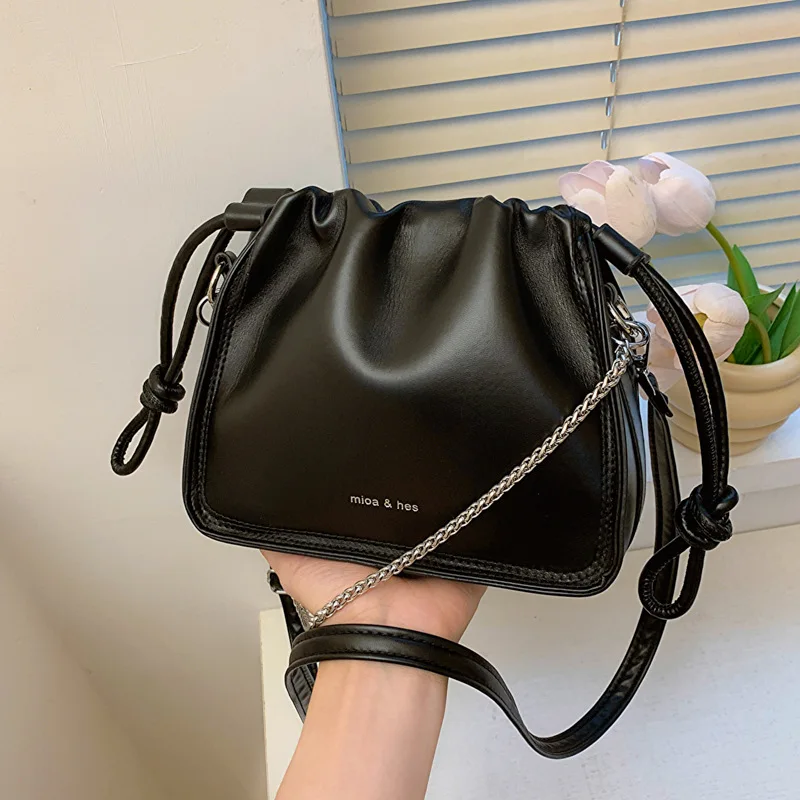 

Fashion Cloud Underarm Bag 2023 New Niche Bags Pleated Hand-held Shoulder Bag for Women's Crossbody High-end Chain Bag