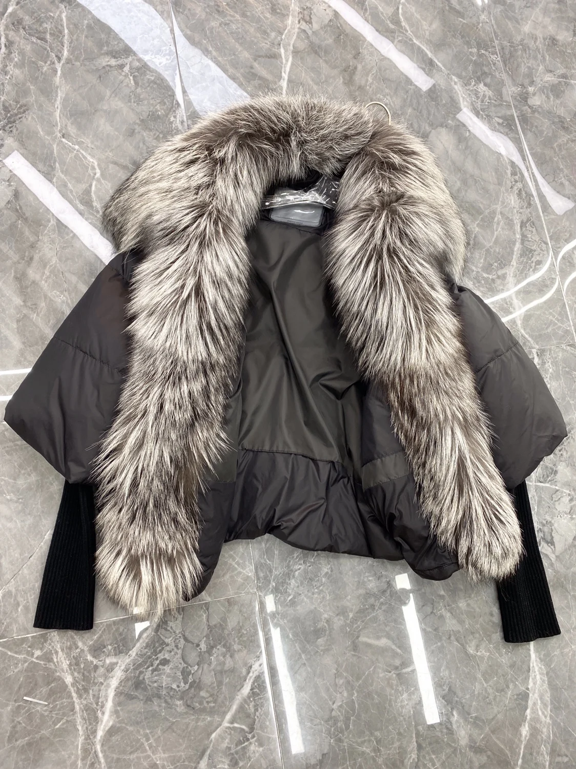 High-End Big Fox Fur Collar Cropped Down Jacket Women Luxury Brand Fashion 2023 New Winter Women's Long Sleeve Short Fur Coat
