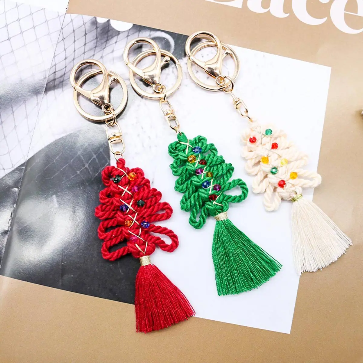 

5PCS Handmade Multicolor Braided Christmas Tree Key Chain Handbag Backpack Tassel Charm Pendant Friends Festival Decoration Gift